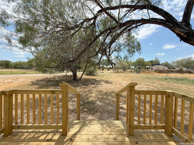 303 Davis, Devine, TX 78016