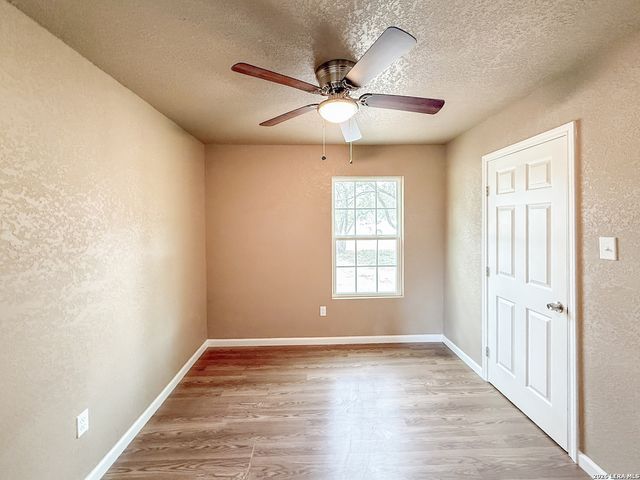 303 Davis, Devine, TX 78016