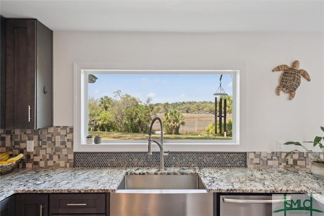 190 Sayle Lane, Richmond Hill, GA 31324