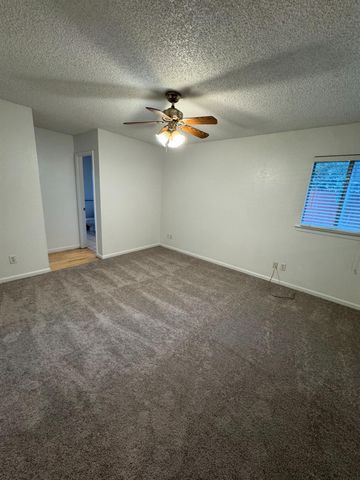 6348 N Genoa Avenue, Fresno, CA 93722