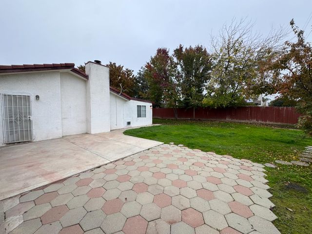 6348 N Genoa Avenue, Fresno, CA 93722