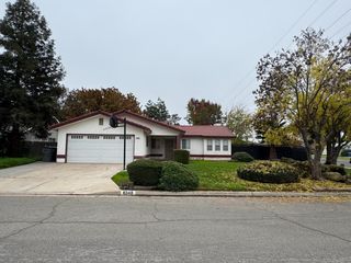 6348 N Genoa Avenue, Fresno, CA 93722