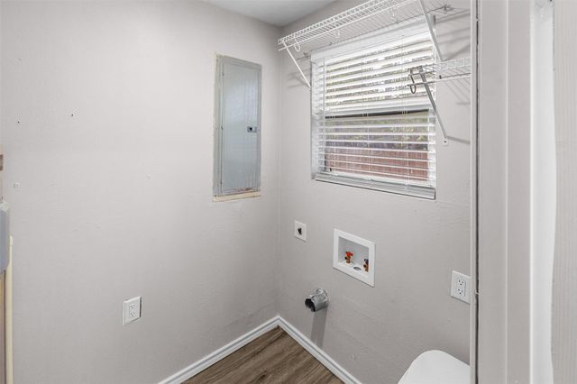 16766 Lake Circle, Conroe, TX 77302