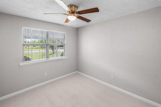 16766 Lake Circle, Conroe, TX 77302