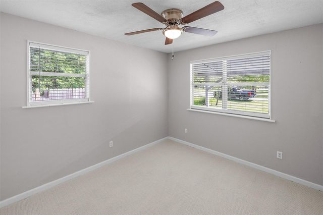 16766 Lake Circle, Conroe, TX 77302