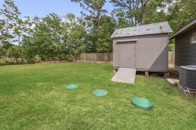 16766 Lake Circle, Conroe, TX 77302