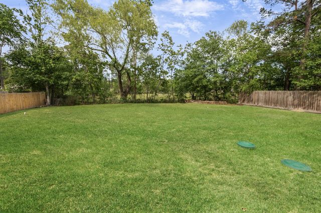 16766 Lake Circle, Conroe, TX 77302