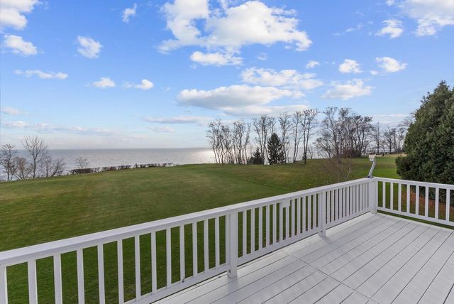 1010 Noridge TRAIL, Port Washington, WI 53074