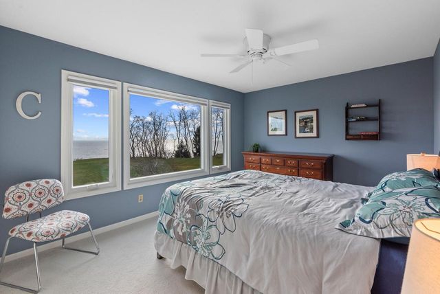 1010 Noridge TRAIL, Port Washington, WI 53074