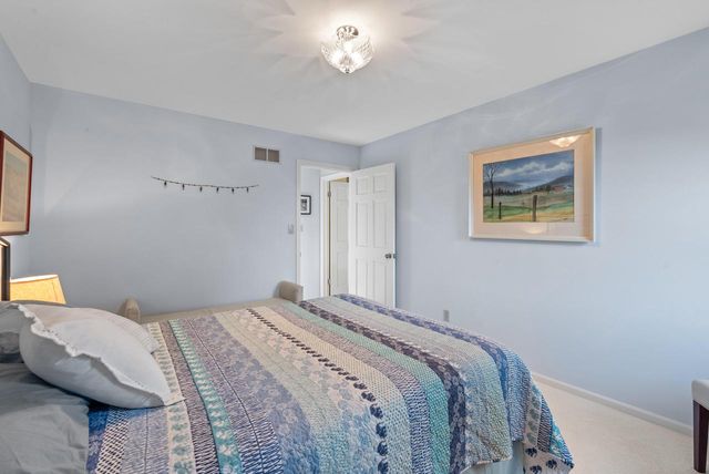 1010 Noridge TRAIL, Port Washington, WI 53074