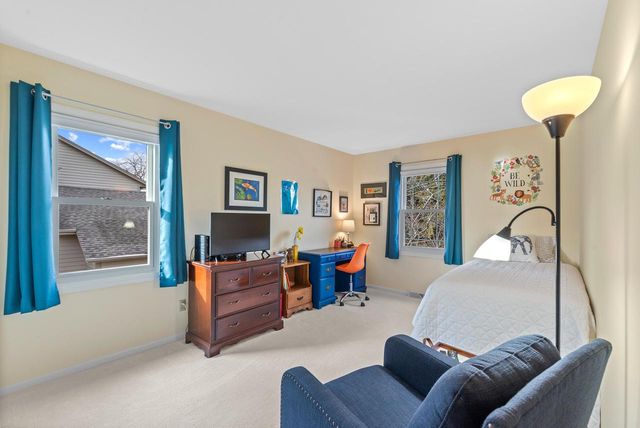 1010 Noridge TRAIL, Port Washington, WI 53074