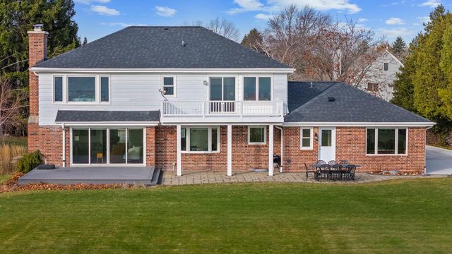 1010 Noridge TRAIL, Port Washington, WI 53074