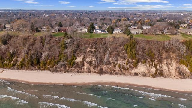 1010 Noridge TRAIL, Port Washington, WI 53074