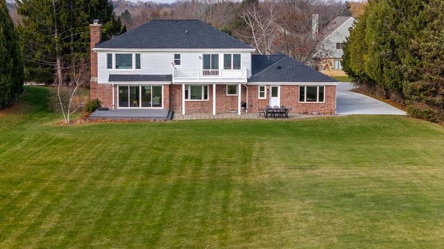1010 Noridge TRAIL, Port Washington, WI 53074