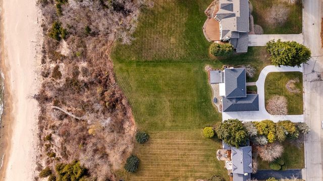 1010 Noridge TRAIL, Port Washington, WI 53074