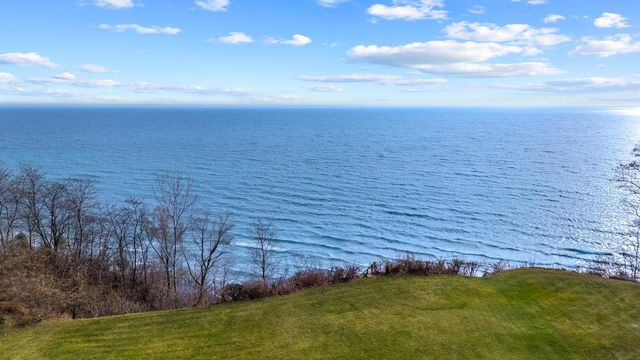 1010 Noridge TRAIL, Port Washington, WI 53074