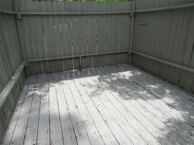 184 Hickory Drive, Onalaska, TX 77360