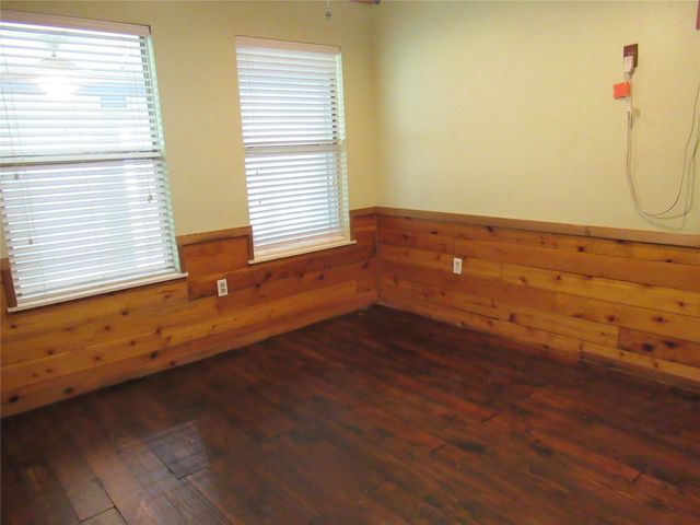 184 Hickory Drive, Onalaska, TX 77360