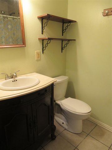 184 Hickory Drive, Onalaska, TX 77360