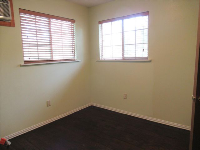 184 Hickory Drive, Onalaska, TX 77360