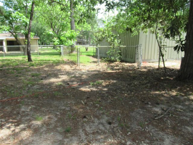 184 Hickory Drive, Onalaska, TX 77360