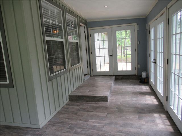184 Hickory Drive, Onalaska, TX 77360