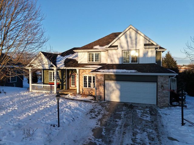 841 Summer Creek ROAD, Oconomowoc, WI 53066