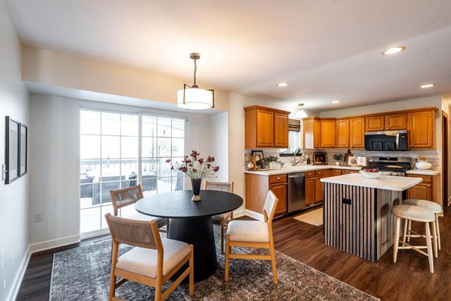 841 Summer Creek ROAD, Oconomowoc, WI 53066