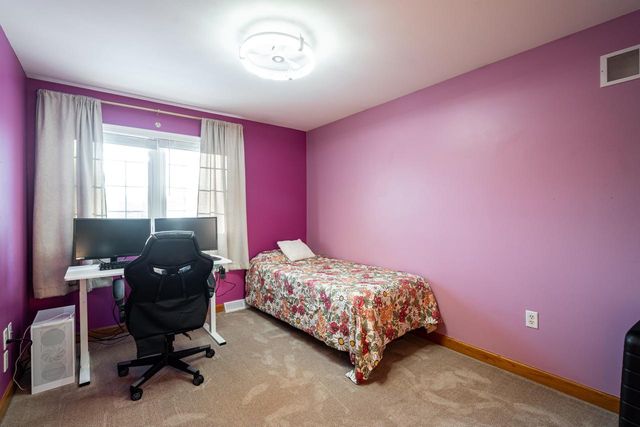 841 Summer Creek ROAD, Oconomowoc, WI 53066