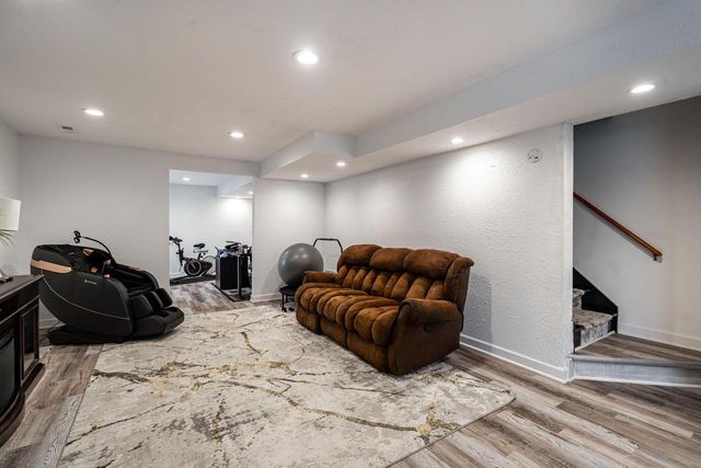 841 Summer Creek ROAD, Oconomowoc, WI 53066