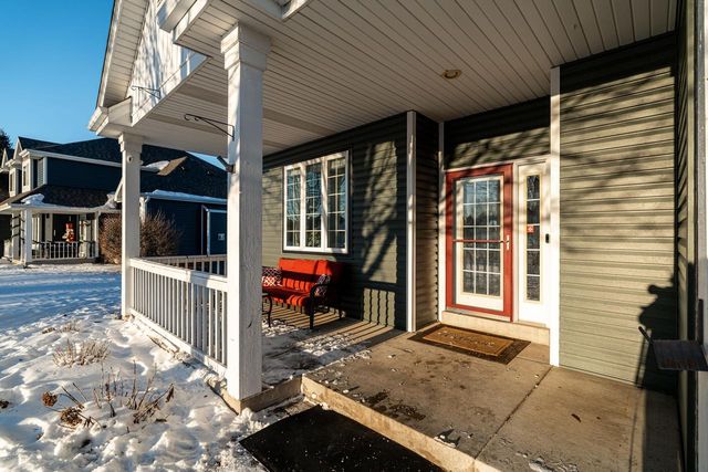 841 Summer Creek ROAD, Oconomowoc, WI 53066