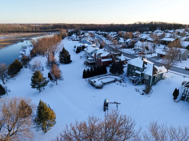 841 Summer Creek ROAD, Oconomowoc, WI 53066