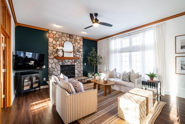 841 Summer Creek ROAD, Oconomowoc, WI 53066