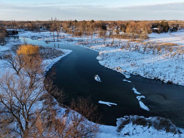 841 Summer Creek ROAD, Oconomowoc, WI 53066