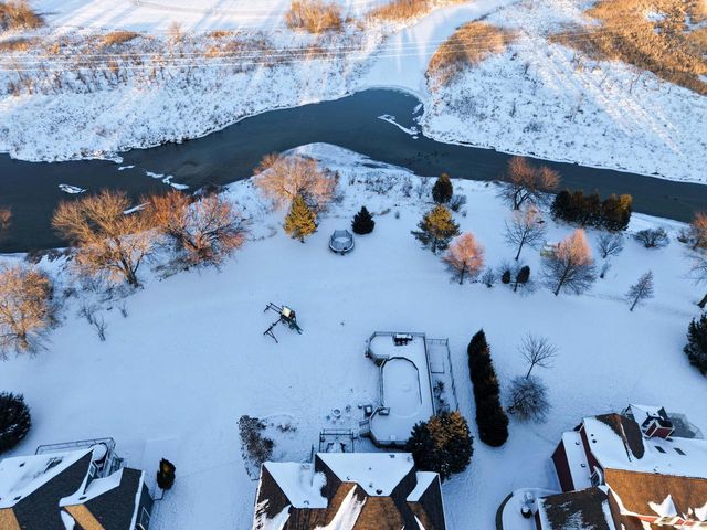 841 Summer Creek ROAD, Oconomowoc, WI 53066