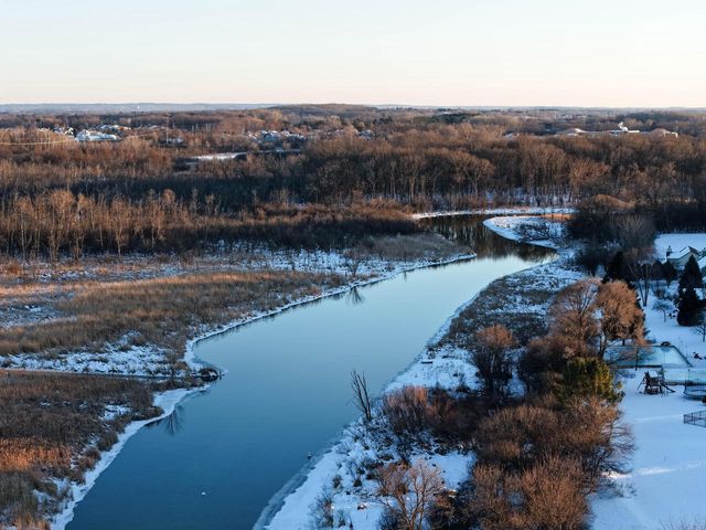 841 Summer Creek ROAD, Oconomowoc, WI 53066