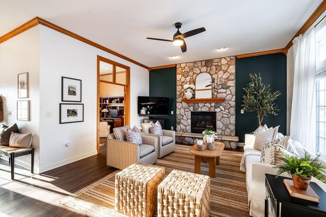 841 Summer Creek ROAD, Oconomowoc, WI 53066