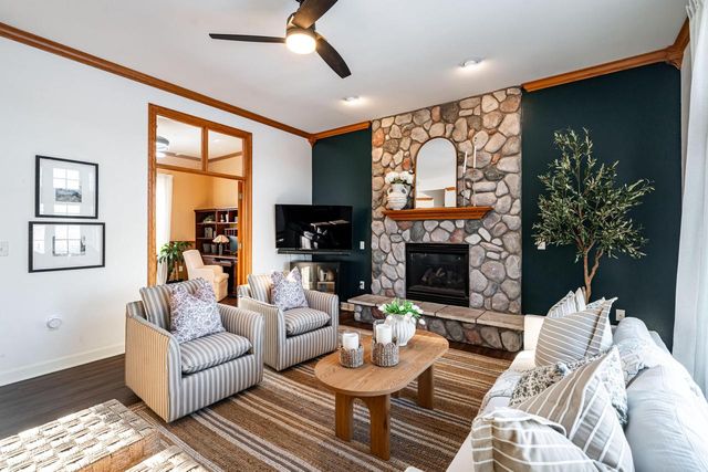 841 Summer Creek ROAD, Oconomowoc, WI 53066