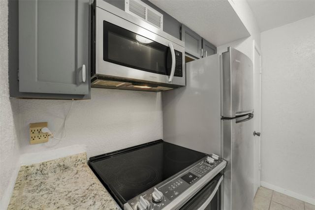 6202 Skyline Drive 10, Houston, TX 77057