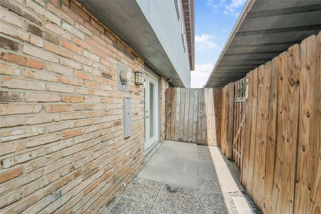 6202 Skyline Drive 10, Houston, TX 77057