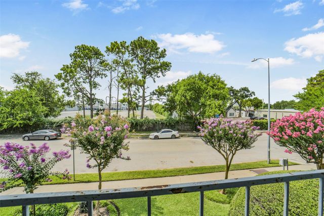 6202 Skyline Drive 10, Houston, TX 77057
