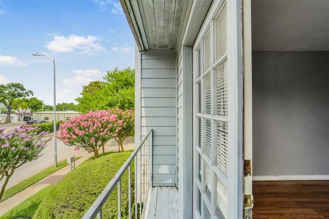 6202 Skyline Drive 10, Houston, TX 77057