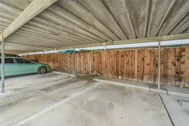 6202 Skyline Drive 10, Houston, TX 77057