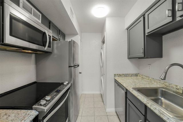 6202 Skyline Drive 10, Houston, TX 77057
