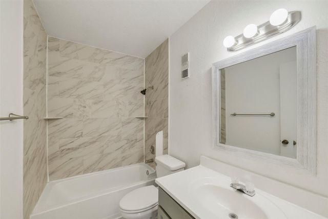 6202 Skyline Drive 10, Houston, TX 77057