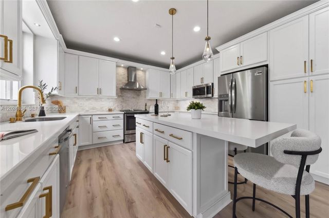2432 Deer Creek Road, Weston, FL 33327