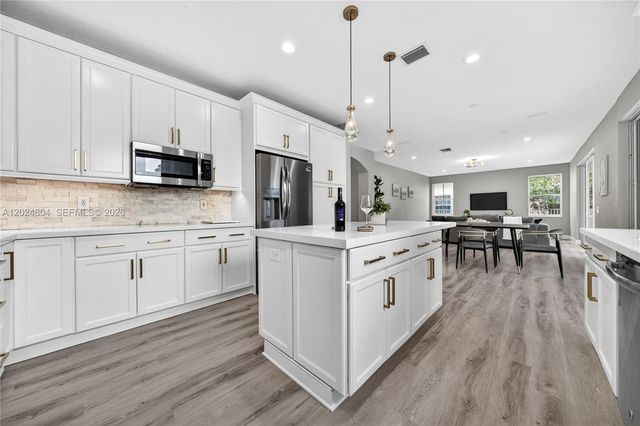 2432 Deer Creek Road, Weston, FL 33327