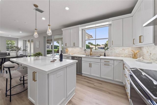 2432 Deer Creek Road, Weston, FL 33327