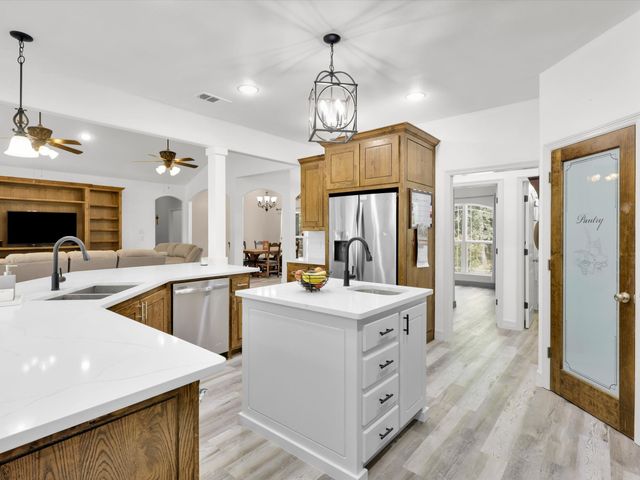 1255 Greg Street, Azle, TX 76020
