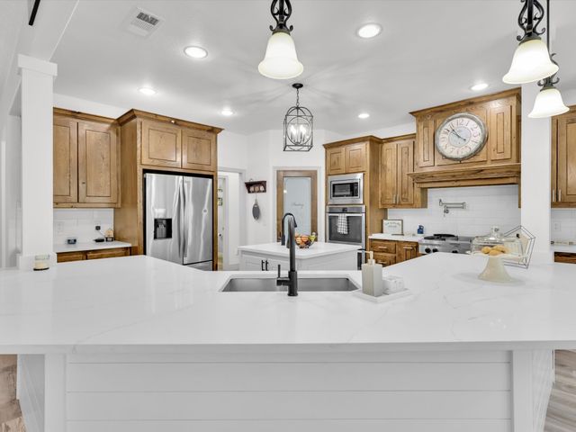 1255 Greg Street, Azle, TX 76020